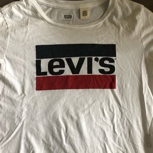 Levi’s T-shirt